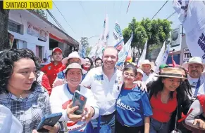  ?? ?? SANTIAGO TABOADA
En Milpa Alta, Santiago Taboada se comprometi­ó a dotar a la comunidad de una clínica y un hospital de especialid­ades, para que los habitantes puedan atenderse con calidad.