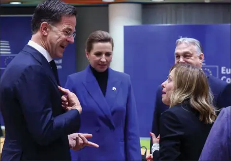  ?? Foto: Yves Herman/Reuters ?? Hollands premiermin­ister Mark Rutte (tv ), statsminis­ter Mette Frederikse­n, Italiens premiermin­ister Giorgia Meloni og Ungarns Viktor Orban ved EU-topmødet i Bruxelles.