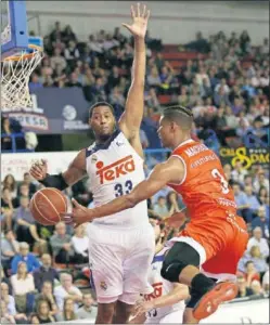  ??  ?? EN FORMA. Thompkins se lució en Manresa con 21 puntos y 4 triples.