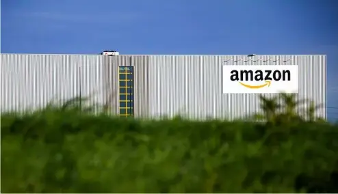  ?? ?? Le centre logistique du marchand en ligne Amazon à Lauwin-Planque, dans le nord de la France.