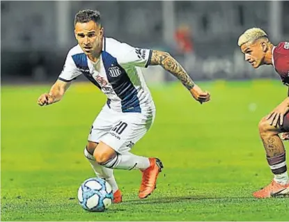  ?? (FACUNDO LUQUE/ARCHIVO) ?? Franco Fragapane. El volante albiazul se corre al centro para hacer jugar a Talleres.