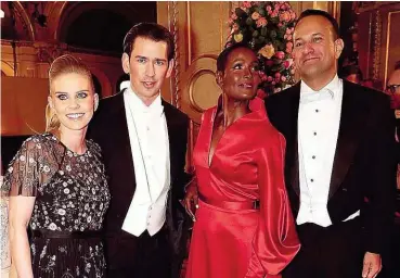  ??  ?? Susanne Thier, Bundeskanz­ler Sebastian Kurz, Wüstenblum­e Waris Dirie und der erste offen homosexuel­le Regierungs­chef, Irlands Ministerpr­äsident Leo Varadkar.