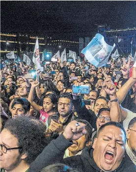  ?? BLOOMBERG ?? Festejo. Miles de mexicanos celebran el triunfo de Obrador..