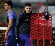  ?? ?? Striker Kevin Nisbet in training for Hibs