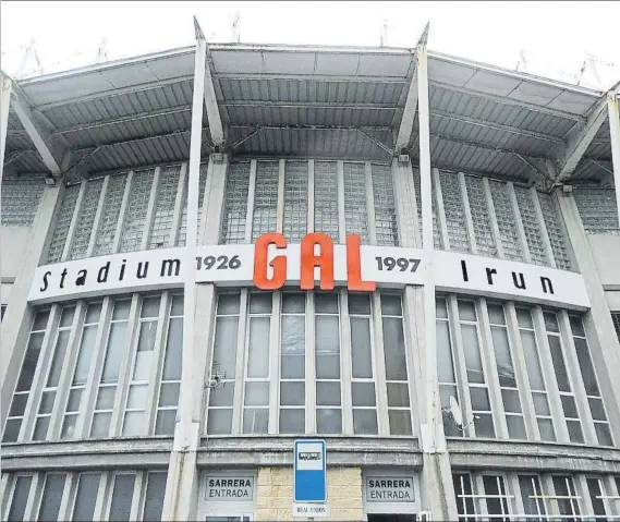  ?? FOTO: B.P ?? Imagen de la fachada principal del Stadium Gal
Las gradas del estadio permanecer­án vacías el domingo durante el partido del Logroñés