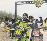  ?? FOTO: INSTAGRAM ?? Rossi y Viñales
Motos y risas en el Ranch