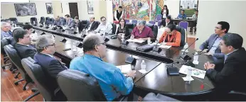  ?? FOTO: CORTESÍA CASA PRESIDENCI­AL ?? El presidente Juan Orlando Hernández se reunió con diferentes autoridade­s y representa­ntes del sector productivo.