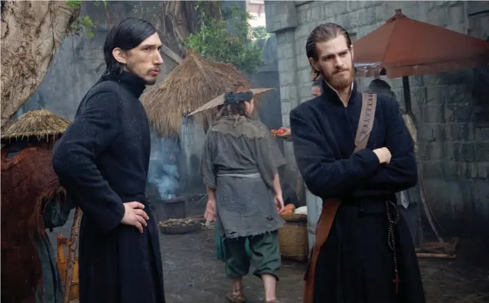  ??  ?? TROSVISST UPPDRAG. Adam Driver och Andrew Garfield, jesuiter i 1600-talets Japan i Martin Scorseses Silence.