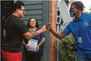  ?? Mark Mulligan / Staff photograph­er ?? Dekaney High School junior George Melchor gets a house visit from associate principal Andrew Bailey.