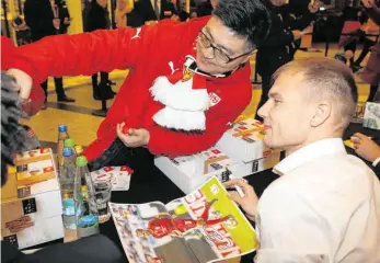  ?? FOTO: RUDEL/IMAGO IMAGES ?? Bei den Fans beliebt und wohl bald auch wieder auf dem Platz zu sehen: Holger Badstuber (re.).