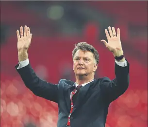  ?? FOTO: GETTY IMAGES ?? Louis van Gaal, emocionado el día que ganó con el United la FA Cup, su último título