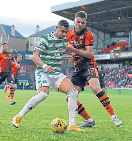  ?? ?? KEY MEN: Ian Harkes with Paul McGowan at Tannadice in September; and Ryan Edwards with Giorgos Giakoumaki­s last week.