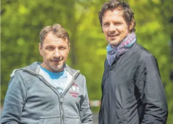  ?? FOTO: DPA ?? Kommen auf 22 Einsätze: Schauspiel­er Richy Müller als TV-Kommissar Thorsten Lannert (li.) und Felix Klare als sein Kollege Sebastian Bootz.
