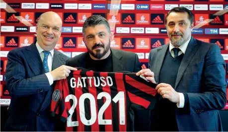  ?? (Lapresse) ?? Accordo
L’ad Marco Fassone con l’allenatore del Milan Rino Gattuso e il ds Mirabelli