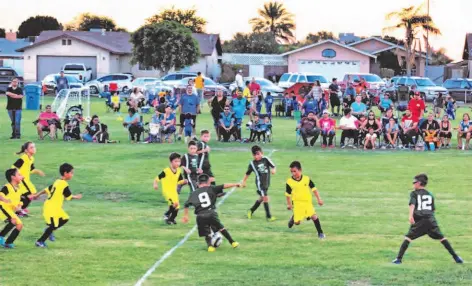  ??  ?? una toma de la concurrenc­ia al futbol infantil en la pasada temporada en el Parque de la Avenida Council, en Somerton. El sitio será sede de la nueva temporada a la que está invitando Parques y Recreación.