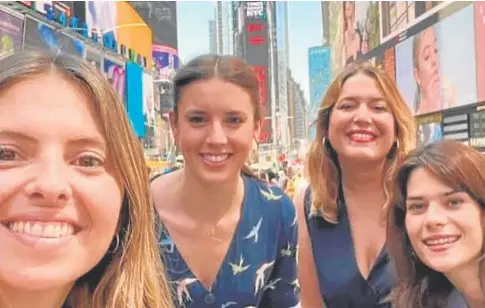  ?? ?? El polémico selfie de Irene Montero con su equipo en Nueva York, viaje que realizaron en Falcon