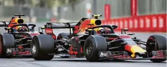  ??  ?? Man darf gespannt sein, ob sich Verstappen und Räikkönen auch heute wieder ein heißes Duell liefern