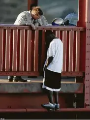  ?? Associated Press / Carbonara Group ?? Part of Sgt. Kevin Briggs’ job with the California Highway Patrol was to convince people experienci­ng duress to not jump off the Golden Gate Bridge.