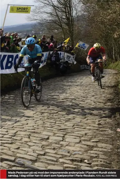  ?? FOTO: ALL OVER PRESS ?? Mads Pedersen på vej mod den imponerend­e andenplads i Flandern Rundt sidste søndag. I dag stiller han til start som hjaelperyt­ter i Paris-Roubaix.