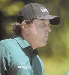  ?? AP PHOTO ?? NOT HIS BEST MOMENT: Phil Mickelson shows a look of exhaustion during the third round of the U.S. Open on Saturday at Shinnecock Hills in Southampto­n, N.Y.