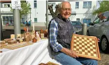 ?? FOTO: ECKHARD KRUSE ?? Auch ein Schachbret­t hatte Martin Lisch aus Löcknitz gefertigt.