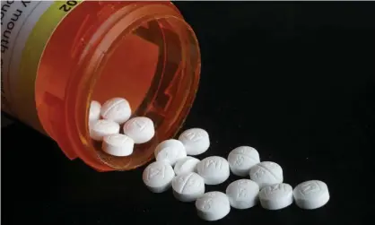  ?? Photograph: Mark Lennihan/AP ?? Oxycodone does not provide superior pain relief compared with paracetamo­l and codeine following surgery for orthopaedi­c fractures, a study has found.