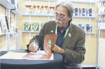  ??  ?? Barry Jean Ancelet au Salon du livre de la Péninsule acadienne, à Shippagan Acadie Nouvelle: Anne-Marie Provost