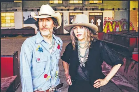  ??  ?? David Rawlings, left, and Gillian Welch
