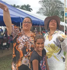  ?? Photo: Frederica Elbourne. ?? Left: Suva Bowling Club manager and organiser of the Sunday Market Fare Maureen Lavaki, with new vendor Makereta Mataitoga and her daughter Hadasa Vanua yesterday.