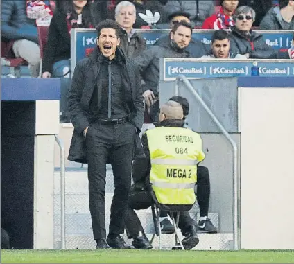  ?? FOTO: EFE ?? Simeone se ha convertido en el entrenador que más rápidament­e ha alcanzado semejante cantidad de puntos en tan poco tiempo