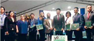  ??  ?? El representa­nte de la UABC, Sergio Vázquez Núñez, recibió al cónsul de la República Popular de China, Yu Bo.