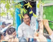  ?? MANOJ DHAKA/HT ?? INLD leader Abhay Chautala courting arrest at Bhiwani on Tuesday.