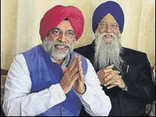  ?? HT PHOTO ?? Former army chief Gen JJ Singh (left) with SAD (Taksali) president Ranjit Singh Brahmpura in Amritsar on Wednesday.