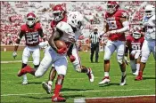  ?? BRETT DEERING / GETTY IMAGES ?? FAU running back Kerrith Whyte Jr. scores late in the fourth quarter against the Oklahoma Sooners on Saturday in Norman, Okla. The Sooners defeated the Owls 63-14.