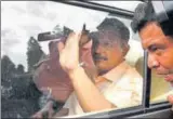  ?? BACHCHAN KUMAR/HT PHOTO ?? Purohit leaves for Colaba Army headquarte­rs after leaving the jail on Wednesday.