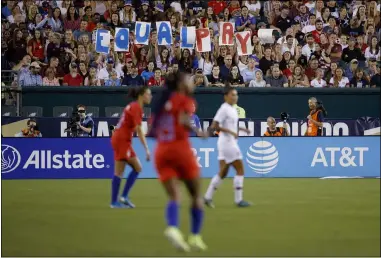  ?? MATT SLOCUM - THE ASSOCIATED PRESS ?? Fans hold up a sign during the second half of an internatio­nal friendly between the United States and Portugal on Aug. 29 in Philadelph­ia. The United States won, 4-0.