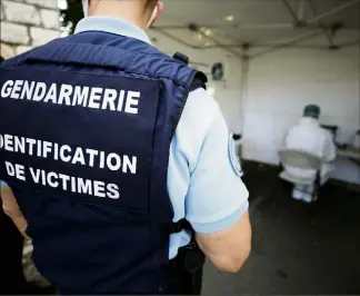  ?? (Photo archives Dylan Meiffret) ?? Après la tempête, les gendarmes de l’IRCGN (institut de recherche criminelle) avaient installé un laboratoir­e mobile à Nice.
