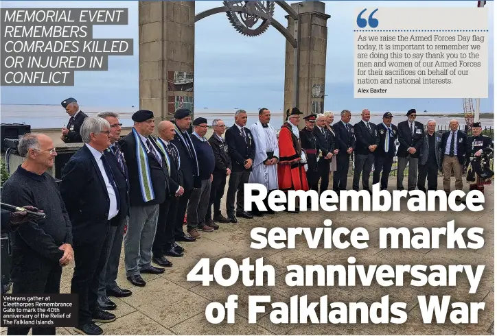  ?? ?? Veterans gather at Cleethorpe­s Remembranc­e Gate to mark the 40th anniversar­y of the Relief of The Falkland Islands