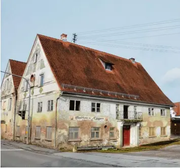  ?? Foto: Regina Langhans ?? Die Tage des Gasthauses „Zum Löwen“sind gezählt. Das Grundkonze­pt für den neuen Platz steht, sodass als nächster Schritt der Abriss folgen kann.