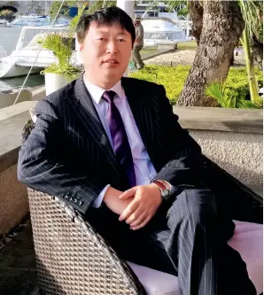  ?? ?? Cheng Zhigang during a visit to Port Louis, capital of Mauritius, in July 2016