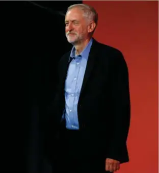  ?? Ap ?? Jeremy Corbyn kijkt zijn toekomst als Labour-leider zelfverzek­erd tegemoet.