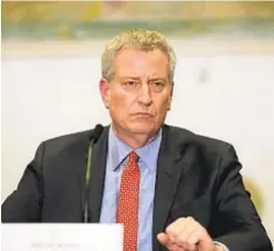  ?? LUIZ C. RIBEIRO/NEW YORK DAILY NEWS ?? Mayor de Blasio said Tuesday that the policy change on body camera footage will lead to more NYPD accountabi­lity.