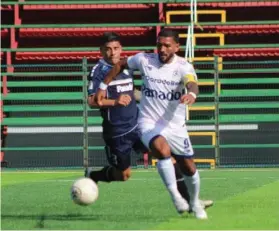  ?? GUADALUPE FC ?? A Hansell Arauz esta vez se le pasó la mano.