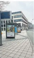  ?? FOTO: ALINA LEIDISCH ?? Vielerorts blieben in Saarbrücke­n am Freitag die Bushaltest­ellen wegen des Streiks verwaist. Auch am Rathaus St. Johann.