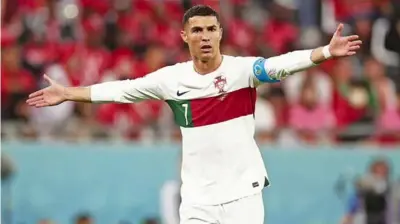  ?? ?? Portugalsk­ý kapitán by si mohol premiérovo vyskúšať klubový angažmán mimo Európy.
FOTO: REUTERS