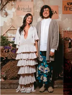  ??  ?? El diseñador Miguel Ángel Moyano creó un vestido en capas para Sabrina Lerner.