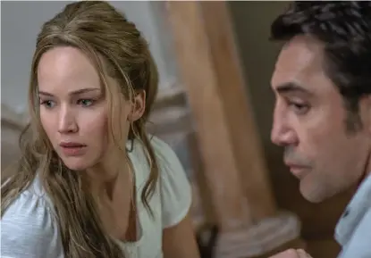  ?? Bild: NIKO TAVERNISE ?? USELT. Varken Jennifer Lawrence eller Javier Bardem kan rädda den här filmen.
