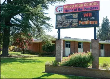  ?? PHOTOS BY MATT BATES — ENTERPRISE-RECORD ?? Chico High remains closed Wednesday in Chico. All Butte County schools will remain closed to in-person instructio­n through the end of the school year.