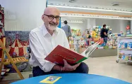  ??  ?? Pronti, via Saverio Ranfagni, nuovo responsabi­le della Libreria dei Ragazzi di via Tadino