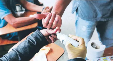  ??  ?? POLÍTICA. Para las próximas elecciones podría participar un partido formado por evangélico­s.